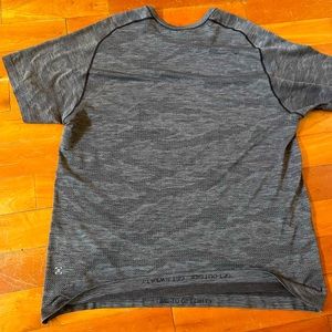 Lululemon Metal Vent